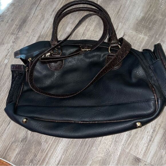 New Bueno dog tote-carrier with on board storage - Picture 2 of 12